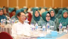 Wali Kota Batam, Amsakar Achmad, membuka Bimbingan Teknis (Bimtek) Administrasi Manajemen PKK dan pelaksanaan Permendagri Nomor 13 Tahun 2024 tentang Posyandu di Hotel Planet Holiday, Rabu (22/4/2026). Humas Diskominfo Batam