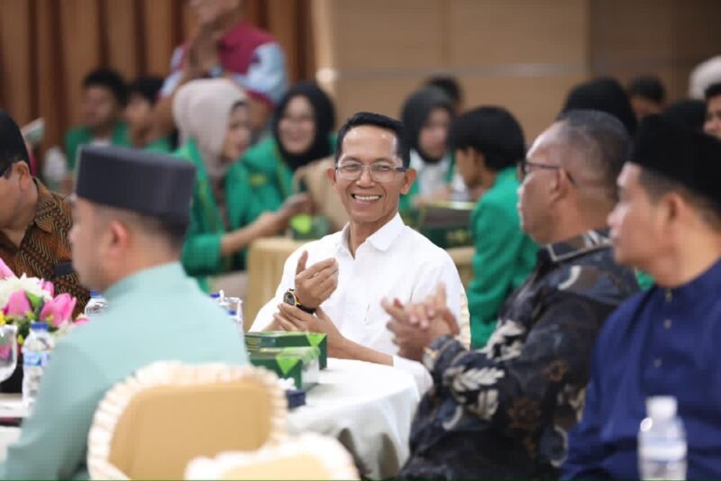 Wali Kota Batam, Amsakar Achmad, membuka kegiatan Pantun Tiga Serumpun di Kantor Wali Kota Batam, Kamis (23/4/2026), Foto: Humas Diskominfo Batam