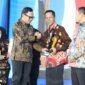 Batam meraih penghargaan penurunan kemiskinan dan stunting dalam ajang Apresiasi Pemda Berprestasi 2026 di Palembang, Sabtu (25/4/2026). Foto: Humas Diskominfo Batam