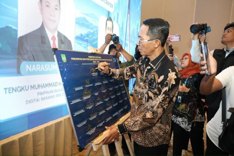 High Level Meeting (HLM) Tim Percepatan dan Perluasan Digitalisasi Daerah (TP2DD) Kota Batam 2026 di Harris Hotel Batam Centre, Senin (27/4/2026). Foto': Humas Diskominfo Batam