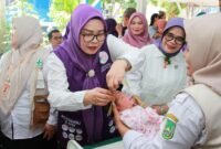 Ajakan tersebut disampaikan saat peringatan Hari Posyandu Nasional 2026 yang digelar di Kecamatan Sekupang dan Kecamatan Lubukbaja, Rabu (29/4/2026). Foto: Humas Diskominfo Batam