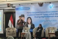 Staf Khusus Menteri Komunikasi dan Digital (Stafsus Menkomdigi), Alfreno Kautsar Ramadhan, dalam Sharing Session Peran Sarjana Ilmu Komunikasi dalam Mengawal Implementasi PP Tunas di Hotel Grand Sahid Jaya, Jakarta. Foto: Wahyu/InfoPublik/KPM Kemkomdigi