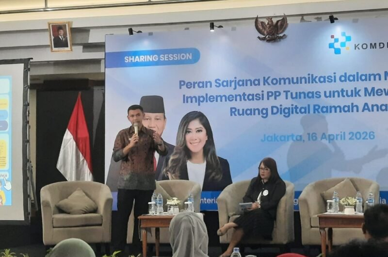 Staf Khusus Menteri Komunikasi dan Digital (Stafsus Menkomdigi), Alfreno Kautsar Ramadhan, dalam Sharing Session Peran Sarjana Ilmu Komunikasi dalam Mengawal Implementasi PP Tunas di Hotel Grand Sahid Jaya, Jakarta. Foto: Wahyu/InfoPublik/KPM Kemkomdigi