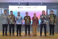 Direktur Utama Telkom Dian Siswarini dan Direktur Utama PGN Arief Kurnia Risdianto menandatangani kesepakatan tersebut di Jakarta, Jumat (10/4/2026). Foto: Istimewa