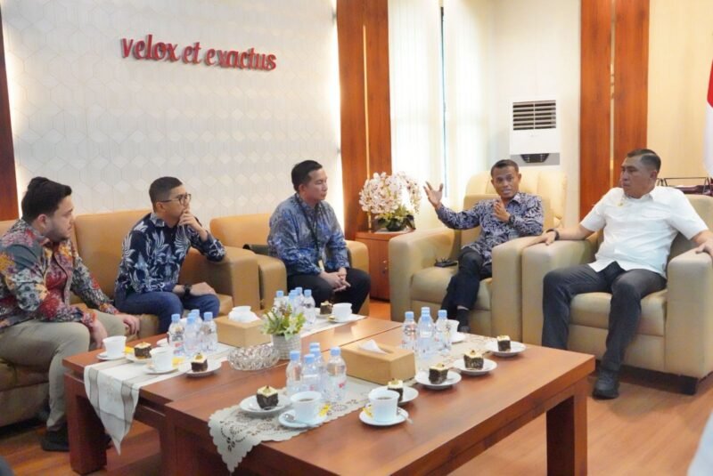 Executive General Manager Pertamina Patra Niaga Regional Sumbagut, Sunardi, memimpin langsung kunjungan kerja ke Kantor BIN Sumut. Kepala Badan Intelijen Daerah (Kabinda) Sumatera Utara, Brigjen TNI Muhammad Nasrullah Nasution. Foto: Istimewa