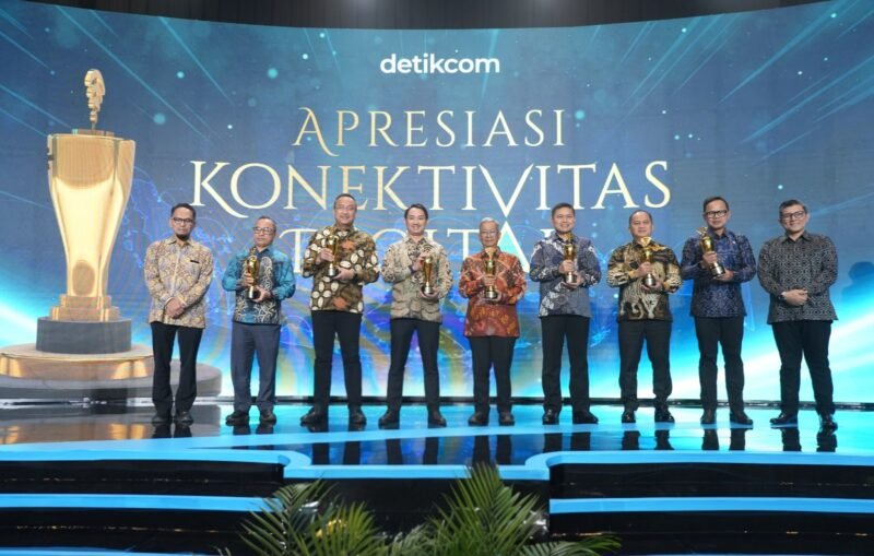 Telkom) meraih tiga penghargaan pada ajang Apresiasi Konektivitas Digital 2026 yang digelar detikcom bersama BAKTI Kementerian Komunikasi dan Digital, Jumat (17/4/2026). Foto: Istimewa