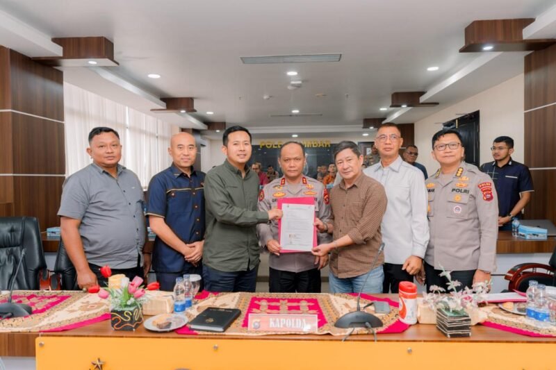 Rapat koordinasi ini dihadiri Kapolda Sumbar, Dirreskrimsus, jajaran PJU, Hiswana Migas, mitra SPBU dan LPG, agen industri, serta seluruh Polres se-Sumatera Barat. Foto: Istimewa
