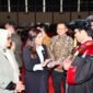 Menteri Komunikasi dan Digital RI, Meutya Hafid, hadir dalam wisuda Telkom University, Bandung, Sabtu (25/4/2026). Foto: Istimewa