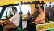 Deputi Bidang Pembangunan Kewilayahan Bappenas RI Medrilzam didampingi Gubernur Kepulauan Riau H Ansar Ahmad berkunjung ke Pulau Penyengat, Jumat (10/4/2026). Foto: Diskominfo Kepri 