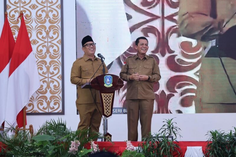 Gubernur Kepri Ansar Ahmad bersama Wagub Nyanyang Haris Pratamura dalam kegiatan Musrenbang Provinsi Kepri Tahun 2026 digelar di Aula Wan Seri Beni, Dompak, Tanjungpinang, Senin (6/4/2026). Foto: Diskominfo Kepri 