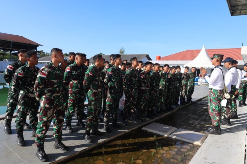 Satrol Kodaeral IV menggelar lomba renang militer dalam pembinaan satuan TW II TA 2026 di Kolam Renang Militer Tirto Sagoro-04, Tanjung Uban, Selasa (28/04/2026).Foto: Istimewa