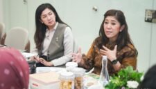 Dalam audiensi bersama Komnas Perempuan, Menteri Komunikasi dan Digital Meutya Hafid, Rabu (15/4/2026). Foto: Kemkomdigi 