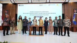 Penandatangani Perjanjian Jual Beli Tenaga Listrik (PJBTL) terbesar di Indonesia dengan kapasitas 511 MVA di Auditorium Balairung Sari BP Batam, Jumat (17/4/2026). Foto: Istimewa