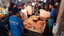 Kenaikan harga udang basah, bayam, dan daging ayam ras memicu inflasi seiring meningkatnya permintaan saat Idulfitri. Foto: Istimewa