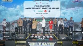 PT BEI menggandeng Garuda Indonesia, Citilink, AirAsia Indonesia, dan Jaya Trishindo meluncurkan program Awak Pesawat Investor Saham di Main Hall BEI, Kamis (21/5/2026). Foto: Istimewa