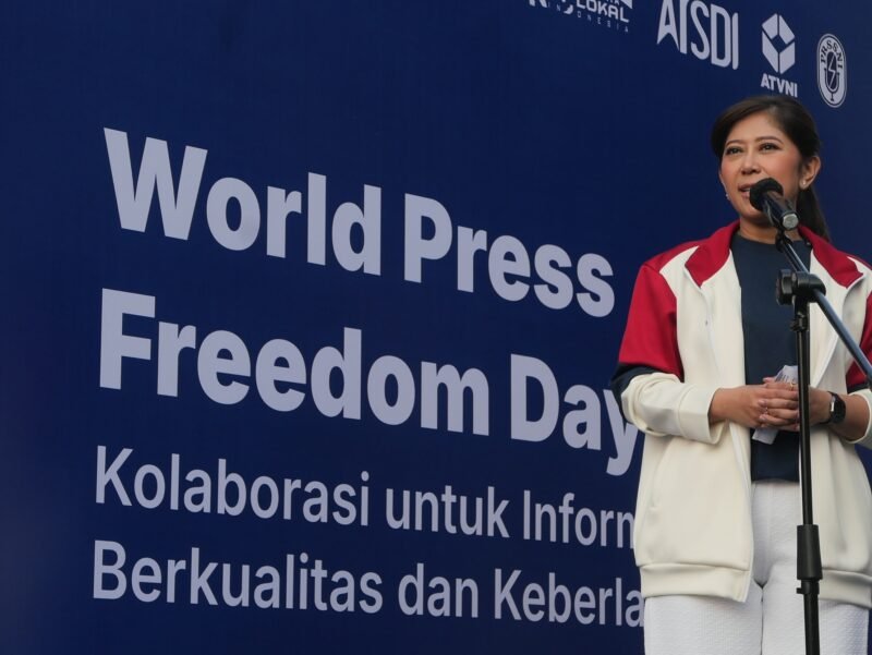 Menteri Komunikasi dan Digital, Meutya Hafid, pada acara peringatan World Press Freedom Day 2026 bertema “Kolaborasi untuk Indonesia Berkualitas dan Berkelanjutan” saat kegiatan car free day di Jakarta, Minggu (3/5/2026). (Foto: InfoPublik-IGID/Bismo Agung)