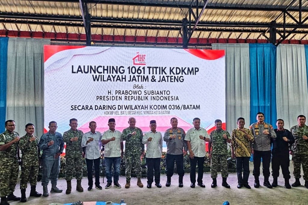 Peluncuran 1.061 Koperasi Desa/Kelurahan Merah Putih (KDKMP) wilayah Jawa Timur dan Jawa Tengah oleh Presiden RI secara virtual dari Pasar Hang Tuah, Batu Besar, Batam, Sabtu (16/5/2026). Foto: Diskominfo Kepri