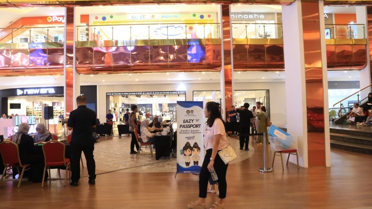 Layanan Eazy Passport di empat lokasi, yakni ULP Harbour Bay, ULP Mall Botania 2, Immigration Lounge Pollux Mall, dan K-Square Mall. Foto: Istimewa