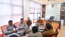 Rapat koordinasi di Ruang Rapat Dinas Komunikasi dan Informatika Kepri, Dompak, Senin (18/5/2026). Foto: Diskominfo Kepri
