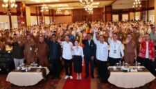 Amsakar Achmad-Li Claudia Chandra, menyosialisasikan program tersebut dalam kegiatan Sosialisasi Program Prioritas Beasiswa di Crown Vista Hotel Batam, Senin (18/5/2026). Foto: Humas Diskominfo Batam