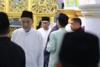 Wakil Gubernur Kepri, Nyanyang Haris Pratamura usai melaksanakan Salat Jumat di Masjid Raya Sultan Riau Penyengat, Jumat (29/5/2026). Foto: Diskominfo Kepri