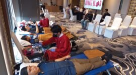 Grand Mercure Batam Centre merayakan anniversary pertamanya dengan menggelar aksi donor darah, Senin (11/5/2026). Foto: Istimewa