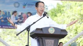 Wali Kota Batam, Amsakar Achmad membuka Kampanye Kesehatan Lintas Program Kota Batam 2026 di Dataran Engku Putri, Batamcentre, Kamis (30/4/2026). Foto: Humas Diskominfo Batam