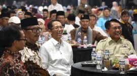Pelantikan pengurus DPD Persatuan Keluarga Daerah Piaman (PKDP) Kota Batam dan DPD Generasi Muda Pariaman (GEMPAR) Kota Batam di Halaman Parkir Mall Botania 2, Batamcentre, Sabtu (2/5/2026) malam. Foto: Humas Diskominfo Batam