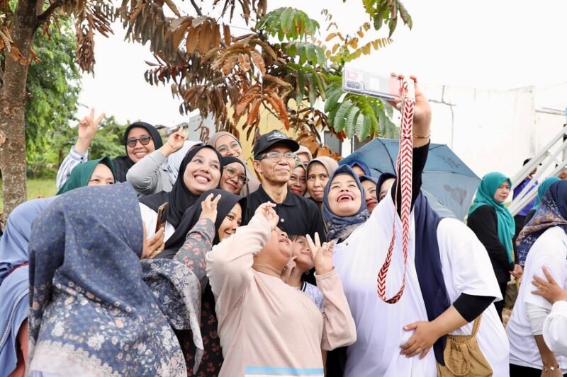 Giat gotong royong bersama Pemerintah Kota Batam dalam Gerakan Masyarakat Batam Aman, Sehat, Resik, dan Indah (Gema Batam ASRI), Jumat (8/5/2026). Foto: Humas Diskominfo Batam