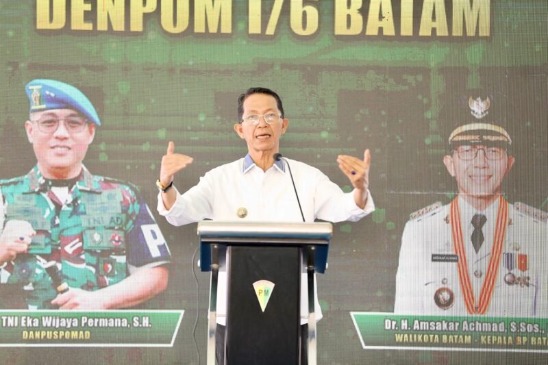 Wali Kota Batam, Amsakar Achmad, meresmikan Gedung dan Garasi Madenpom I/6 Batam, Senin (11/5/2026). Foto: Humas Diskominfo Batam