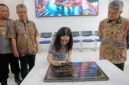 Plh Wali Kota Batam Li Claudia saat meresmikan Balai Latihan Kerja dan Pusat Informasi Pekerja Migran milik Caritas Indonesia di Batam, Jumat (29/5/2026). Foto: Humas Diskominfo Batam