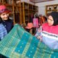 Pertamina Patra Niaga Regional Sumbagut terus mendorong ekonomi kreatif berbasis budaya lokal melalui dukungannya kepada UMKM, salah satunya Sakkamadeha Gallery and Workshop di Desa Lumban Suhi Suhi Toruan. Foto: Istimewa