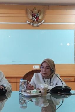 Kemendikdasmen Pastikan Tak Ada PHK Massal Guru Non-ASN pada 2027