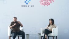 Direktur Jenderal Ekosistem Digital Kementerian Komunikasi dan Digital (Kemkomdigi), Edwin Hidayat Abdullah didampingi Dirjen Komunikasi Publik dan Media Komdigi, Fifi Aleyda Yahya dalam konferensi pers tentang registrasi SIM card menggunakan biometrik di Jakarta, Jumat (29/5/2026). Foto: Amiri Yandi/InfoPublik-IGID Komdigi