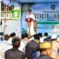 Gubernur Kepri Ansar Ahmad menjadi khatib Salat Iduladha 1447 Hijriah tingkat Provinsi Kepulauan Riau sekaligus bertindak sebagai khatib, di Lapangan Masjid Al Fudhola, Bengkong Permai, Kota Batam, Rabu (27/5/2026). Foto: Diskominfo Kepri 