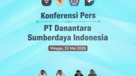 Menko Perekonomian Airlangga Hartarto (kiri) bersama Menkeu Purbaya Yudhi Sadewa (tengah) dan Chief Operating Officer (COO) Danantara sekaligus Kepala BP BUMN Dony Oskaria (kanan) menyampaikan Konferensi Pers Persiapan Operasional PT Danantara Sumberdaya Indonesia di Wisma Danantara, Jakarta, Minggu (31/5/2026). Pemerintah mulai memberlakukan ekspor tiga komoditas strategis batu bara, kelapa sawit, dan ferro alloy dalam satu pintu melalui PT Danantara Sumberdaya Indonesia (DSI) mulai Senin, 1 Juni 2026 untuk memperkuat pengawasan dan tata kelola ekspor nasional. Foto: ANTARA FOTO/Sulthony Hasanuddin/wsj