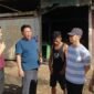 Anggota Komisi I DPRD Kota Batam, Tumbur Hutasoit, saat bersama warga membahas pengelolaan sampah di Kota Batam. Foto: Istimewa