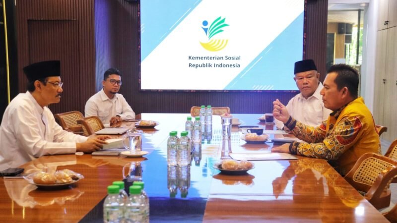 Gubernur Kepulauan Riau, Ansar Ahmad didampingi Kadinsos Mahadi Rahman, berdialog dengan Menteri Sosial RI, Saifullah Yusuf pada Rabu (29/4/2026) Foto: Banhub Kepri