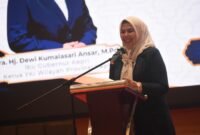 Ketua TP PKK Provinsi Kepulauan Riau sekaligus Ketua Yayasan Kanker Indonesia (YKI) Provinsi Kepulauan Riau, Dewi Kumalasari Ansar saat memberikan sambutan pada mengukuhkan Pengurus Yayasan Kanker Indonesia Kota Batam periode 2026-2031 di Wyndham Panbil, Sabtu (16/5/2026). (Dilan)