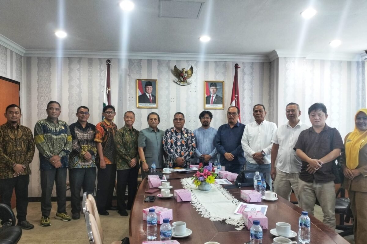 Ketua Komisi I DPRD Kepri, Muhammad Syahid Ridho, menyampaikan hal itu saat menerima audiensi KI Kepri di Ruang Rapat Graha Kepri, Batam, Selasa (12/5/2026). Humas Diskominfo Kepri