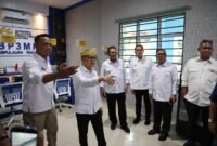 Menteri Pelindungan Pekerja Migran Indonesia (P2MI), Mukhtarudin (Bertanjak), didampingi Gubernur Kepri Ansar Ahmad dan Wagub Nyanyang Haris Pratamura meninjau Kantor Balai Pelayanan Pelindungan Pekerja Migran Indonesia (BP3MI) Kepulauan Riau di Tanjungpinang, Senin (8/6/2026). Foto: Diskominfo Kepri