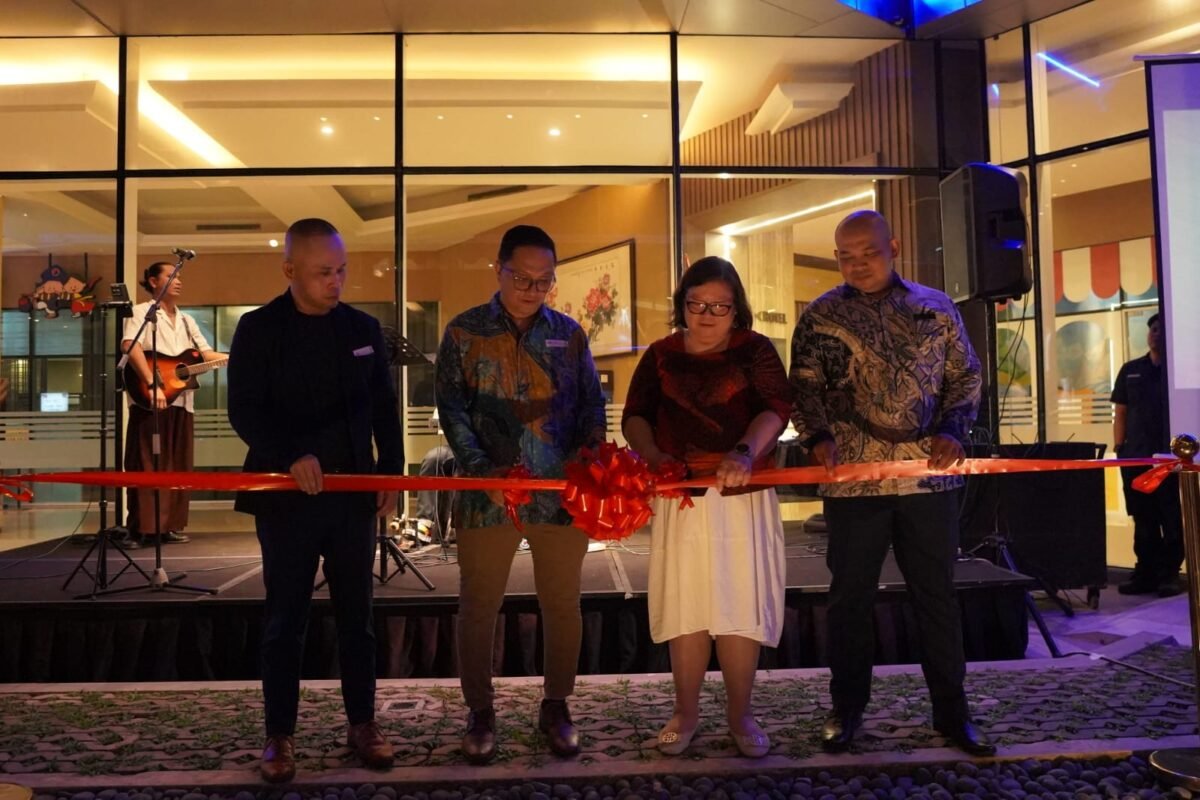 Wyndham Panbil Batam memperluas layanan kulinernya dengan membuka Garden Bar dan SA HANG Restaurant di Ground Floor Panbil Residence Serviced Apartment, Jumat (26/6/2026). Foto: Istimewa