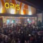 Suasana nobar Piala Dunia 2026 antara tim kesebelasan Brazil melawan Japan di kafe Oris Experience, Bengkong, Batam, Kepulauan Riau, Selasa (30/6/2026) dinihari. Foto:  Istimewa