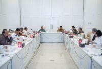 Gubernur Ansar Ahmad didampingi sejumlah Kepala OPD Pemprov Kepri beraudiensi bersama Menteri PPN/Bappenas RI Rachmat Pambudy beserta sejumlah Deputi dan jajaran saat beraudiensi di Kantor Kementrian PPN/Bappenas, Jakarta, Kamis (11/6/2026). Foto: Banhub Kepri