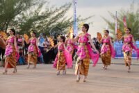 Seni dan budaya Nusantara dalam parade pembuka Kemilau Nusantara Kepri 2026 di kawasan Gedung Lembaga Adat Melayu (LAM) Kepulauan Riau, Sabtu (13/6/2026). Foto: Diskominfo Kepri