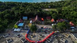 Pelataran Balai Adat Pulau Penyengat, lokasi pelaksanaan Penyengat Heritage 2026. Perhelatan wisata budaya bertema Lifestyle Tourism dilaksanakan 19-21 Juni 2026 ini, sukses digelar. Foto: Diskominfo Kepri