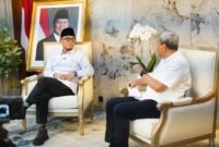 Wakil Menteri Haji dan Umrah, Dahnil Anzar Simanjuntak, menegaskan transparansi serta integritas para petugas haji menjadi kunci utama di balik kelancaran dan keberhasilan pelaksanaan ibadah haji tahun 2026. Pernyataan tersebut disampaikan oleh Dahnil  dalam podcast yang dipandu oleh Tenaga Ahli Ditjen Kemkomdigi, Latif Siregar, di Kantor Kementerian Haji dan Umrah, Senin (22/6/2026). Foto: InfoPublik/Amiri Yandi