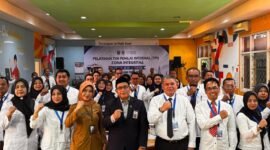 Plt Inspektur Kota Batam, Yusfa Hendri, bersama sejumlah peserta lain ngikuti Diklat Penilai Zona Integritas di Surabaya, Jawa Timur. Foto: Pemko Batam