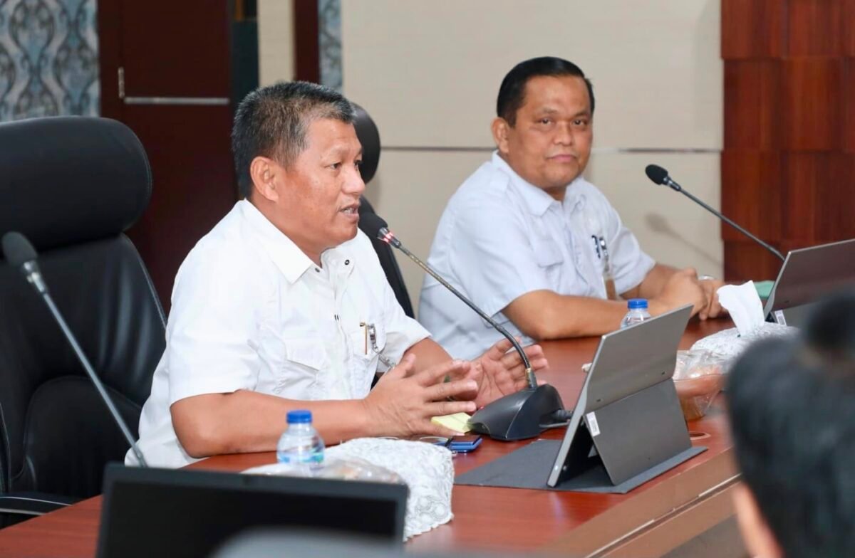 Sekda Batam, Firmansyah, memimpin Forum Perangkat Daerah Penyusunan RPB di Kantor Wali Kota Batam, Rabu (10/6/2026). Foto: Humas Diskominfo Batam