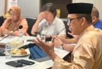 epala Bapenda Batam, Raja Azmansyah, memimpin rapat persiapan Apresiasi Wajib Pajak Taat Pajak Tahun 2026 di Ruang Rapat Bapenda Kota Batam, Jumat (12/6/2026). Foto: Humas Diskominfo Batam